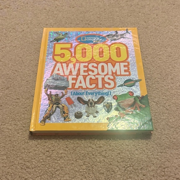 National Geographic Other - National Geographic 5,000 Awesome Facts Book - Yellow and Silver